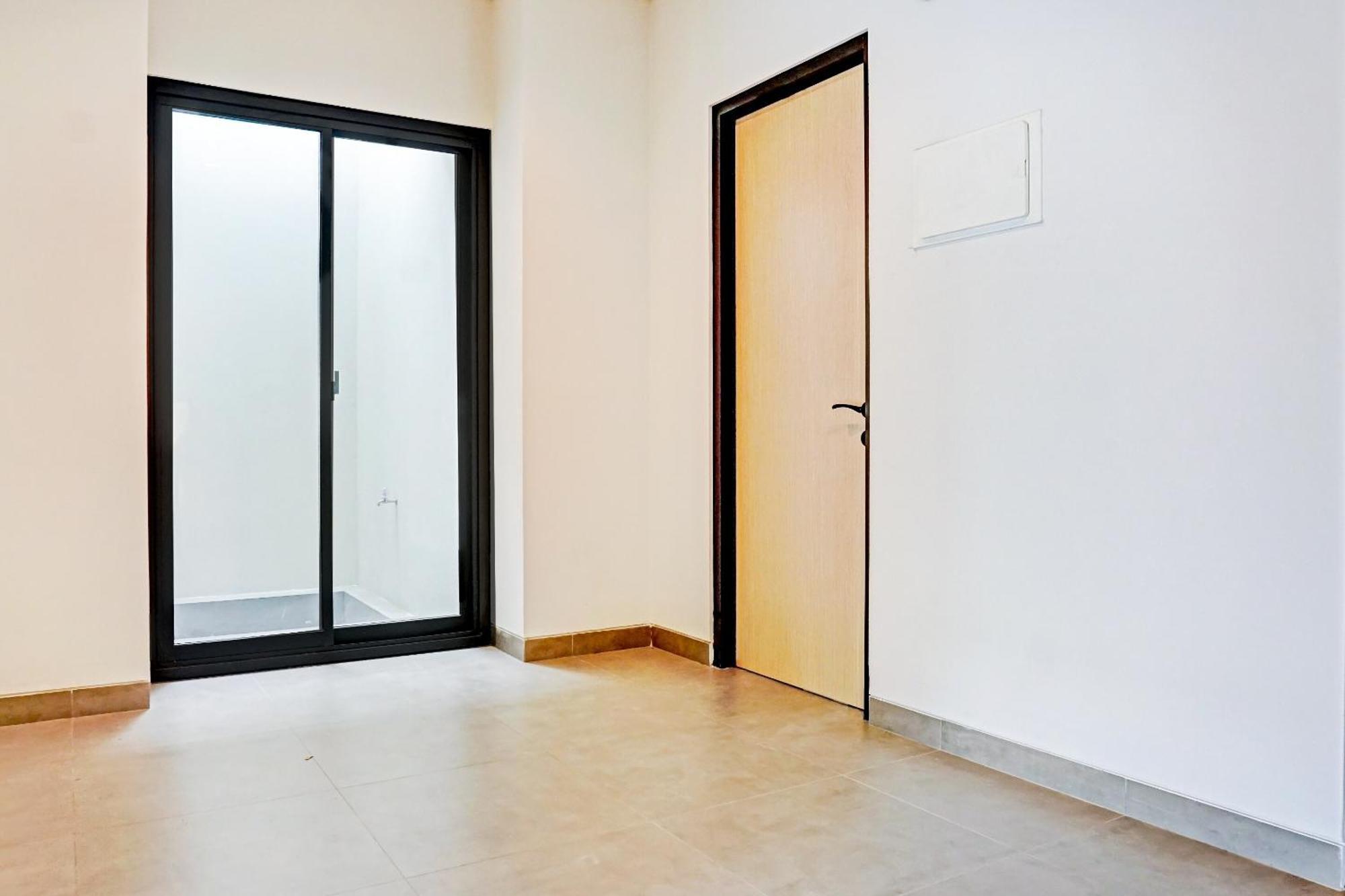 Super Oyo Capital O 90635 Tango Juliet Residence จาการ์ตา ภายนอก รูปภาพ
