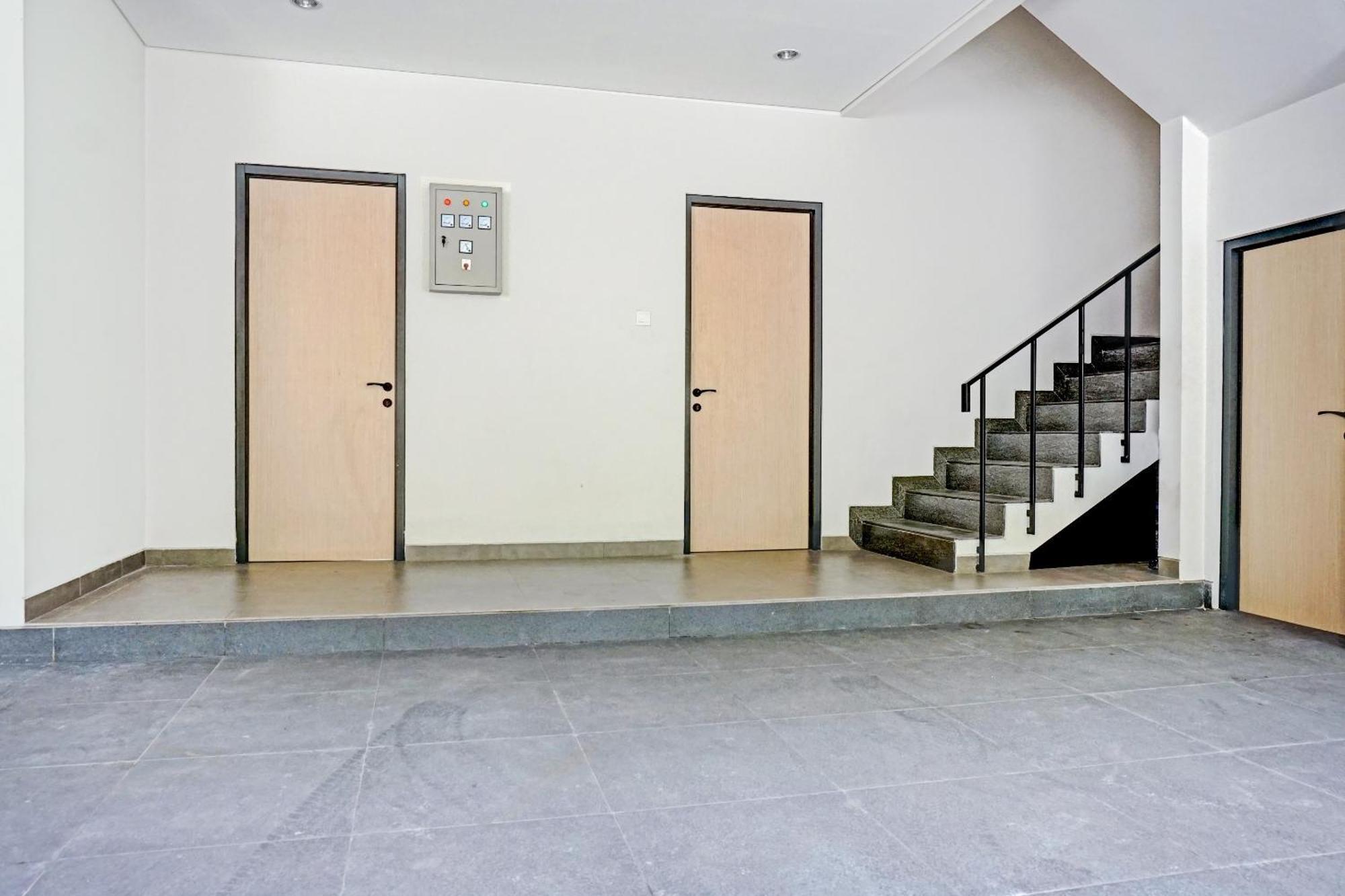 Super Oyo Capital O 90635 Tango Juliet Residence จาการ์ตา ภายนอก รูปภาพ