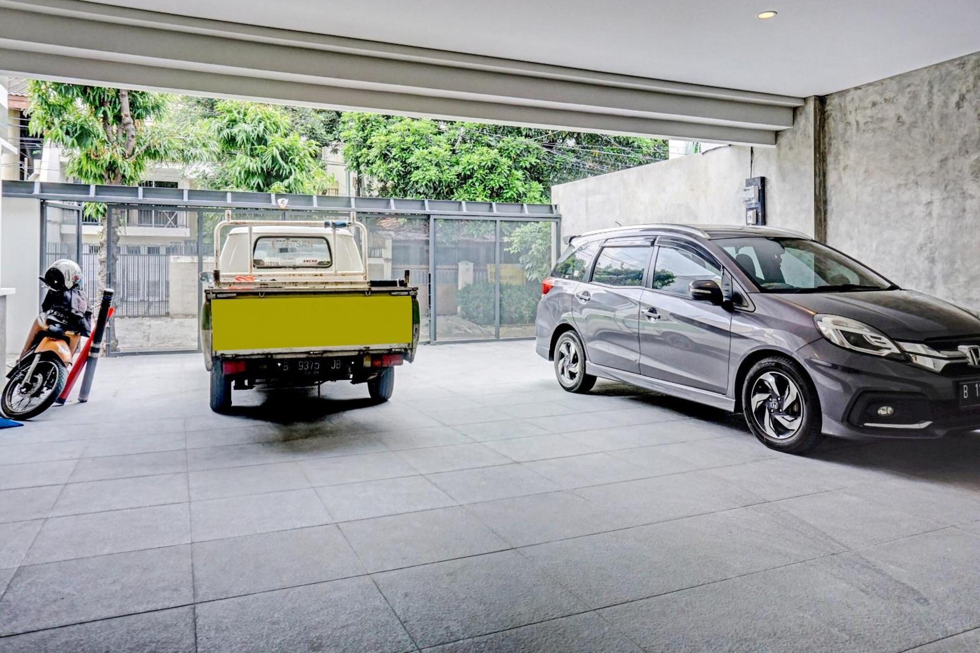 Super Oyo Capital O 90635 Tango Juliet Residence จาการ์ตา ภายนอก รูปภาพ