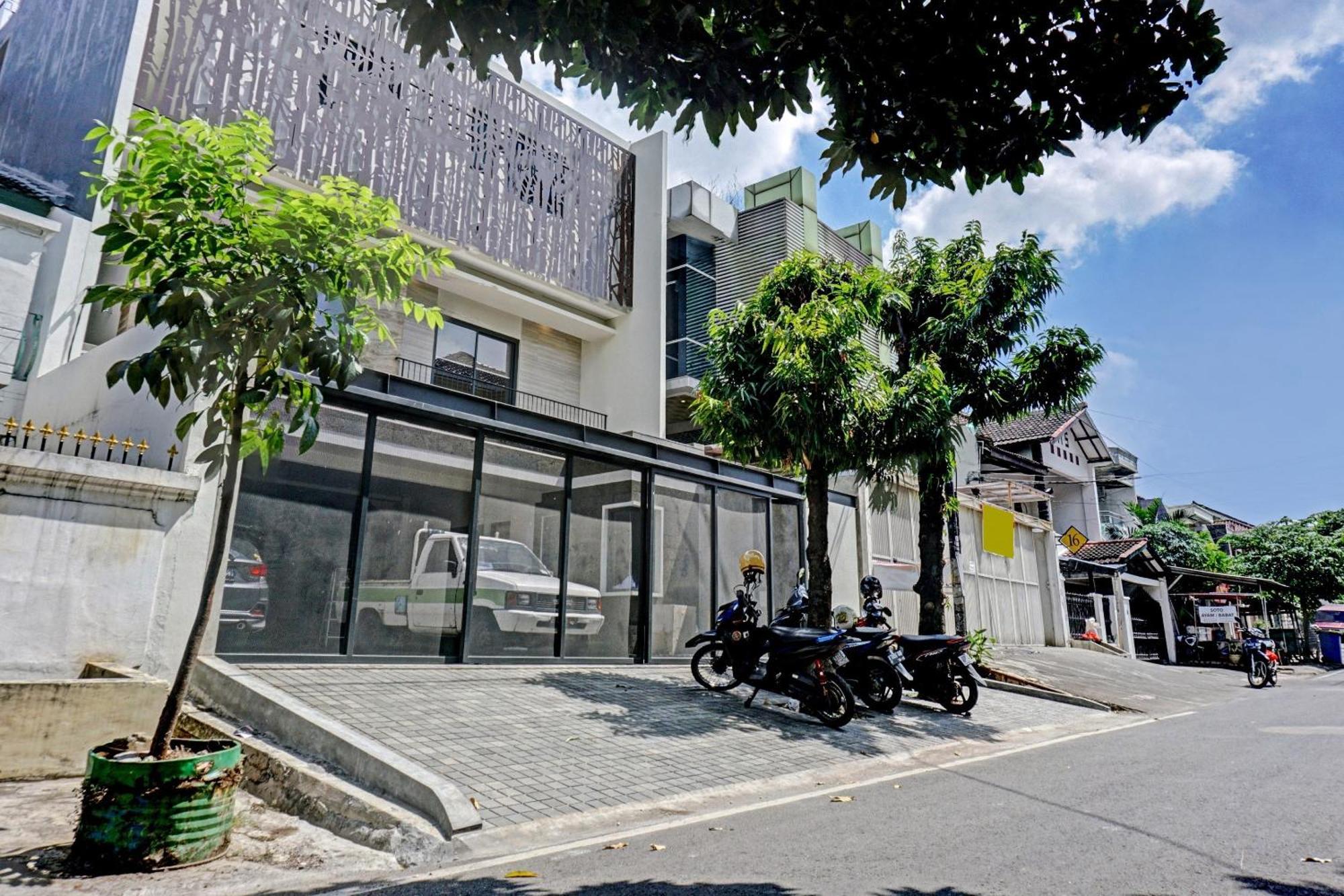 Super Oyo Capital O 90635 Tango Juliet Residence จาการ์ตา ภายนอก รูปภาพ
